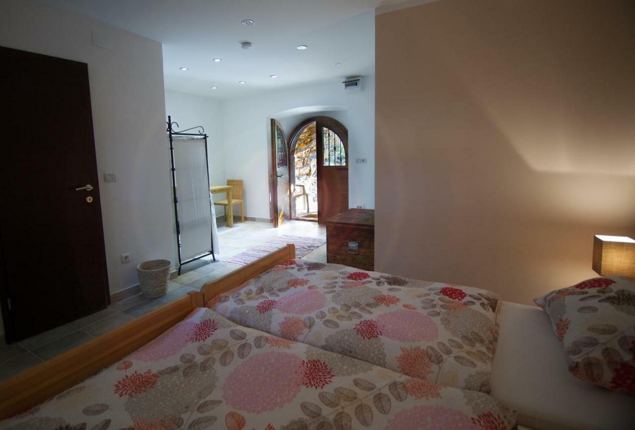 Holiday Home Kuca Na Moru Корнич Экстерьер фото